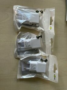 Univerzální telefonní nabíječka