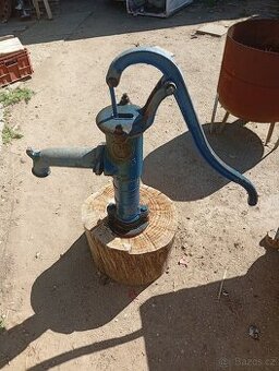 Ruční pumpa na vodu