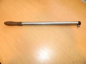 Prodám starou značenou pumpičku na kolo.