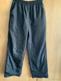 C & A-černé šusťákové kalhoty