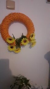 Věnce pletené z papíru