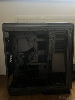 Počítačová skříň