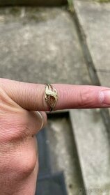 Zlatý prsten kombinace zlata 585/1000 1,81 g vel. 58/59 - 1