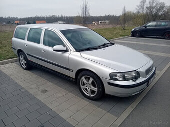Volvo V70 2,4 D5 AWD 120kW