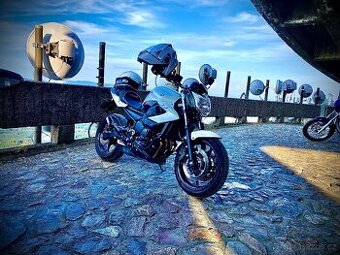 Yamaha XJ6