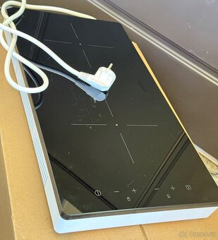 Přenosná varná deska IKEA TILLREDA