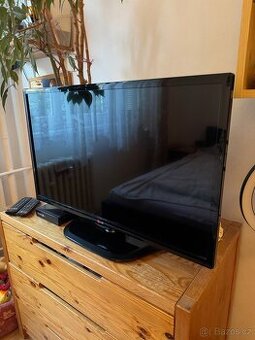 LG televize (85 cm úhlopříčka) + set-top box