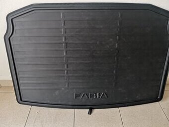 Vana do kufru fabia 4