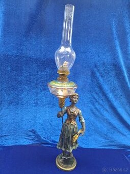 Petrolejová lampa, figurální