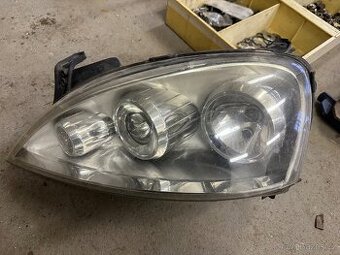 Opel Combo C přední světlomet