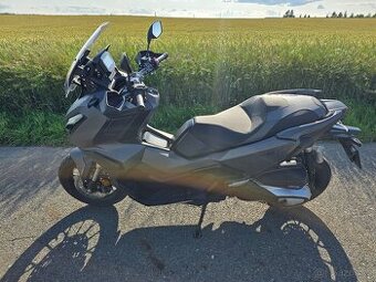 Honda adv 350