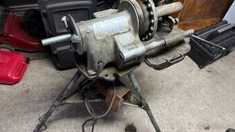 Prodám kvalitní závitořez RIDGID 300A - 1
