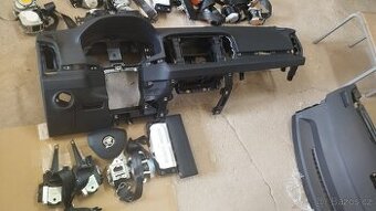 Airbagová sada Škoda Karoq s novou originální deskou