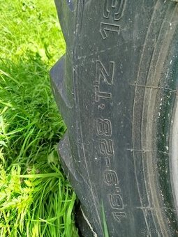 Pneu 16,9-28