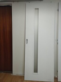 Posuvné dveře 70 cm se sklem