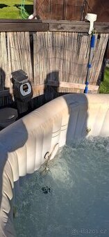 Nafukovací vyrivka Intex 4x jet