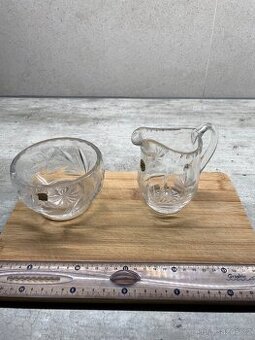 Broušený džbánek a miska