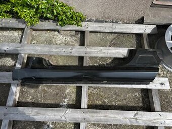 Levá strana prahu Octavia III