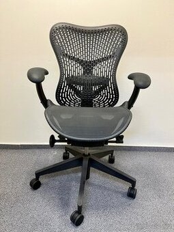 kancelářská židle Herman Miller Mirra 2