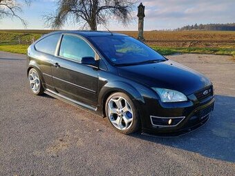 Ford Focus ST 225 // KRASAVEC // NUTNO VIDĚT //
