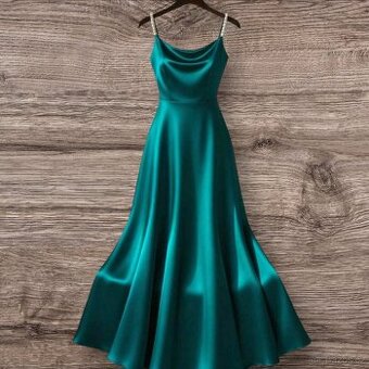 Nádherné nové šatičky