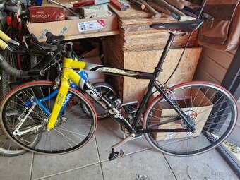 Silniční závodní kolo