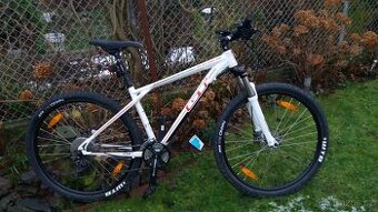 Zánovní Horské kolo GT Avalanche můžu POSLAT s lehkým ALU rá