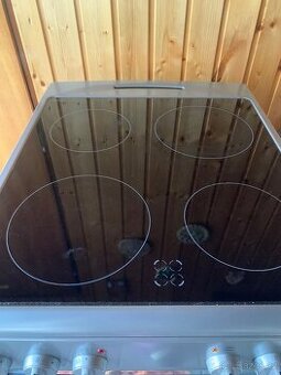 Amica sporák - sklokeramická deska