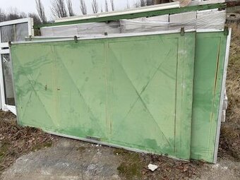 Plechová vrata - použitá