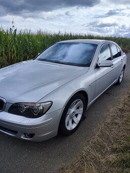 E65 750i V8 4,8 270 kw