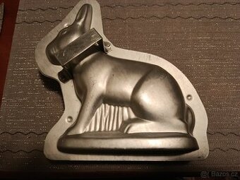 Stará Retro Hliníková Forma na Pečení - Velikonoční Zajíc