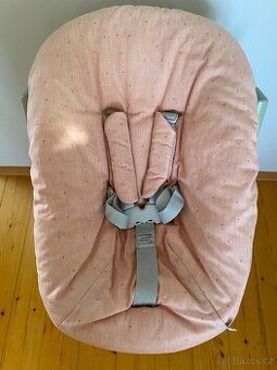Stokke newborn sedačka
