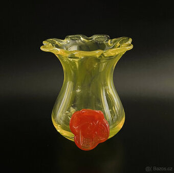 Váza s nálepem V 11.5 cm, žluté hutní sklo