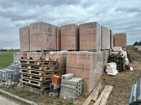 Prodám výhodně kvalitní cihly TERMOBRIK na stavbu RD.