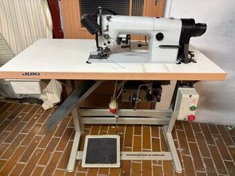 Prumyslovy sici stroj Juki s orezem