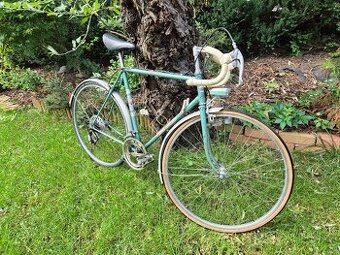 Jízdní kolo Favorit z roku 1979 v původním stavu