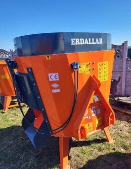 Rozdružovač balíku na traktor 2,5m3