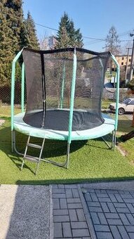 Dětská trampolína