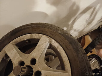 sada kol Fabia 1 s letními pneu Goodyear 185/60 R14