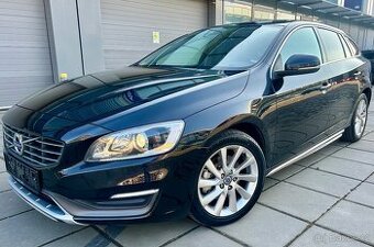 VOLVO V60 2.0D4 120KW 5VÁLEC MANUÁL-XENON-VYHŘEV