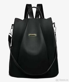 Nový černý batoh  neváhejte  krásný