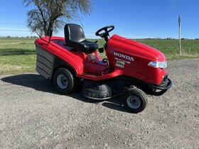 Prodám zahradní traktor Honda HF 2315