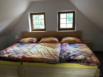 Manželská postele z masivu s matrací 180x200 cm - 1