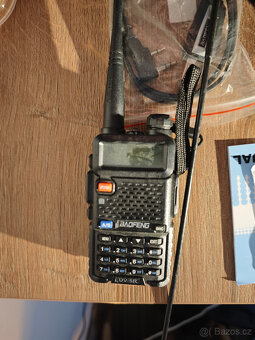 Baofeng UV-5R a příslušenství