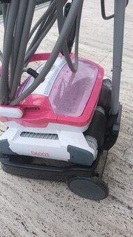 Robotický bazénový vysavač BWT D600