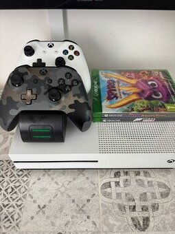 Xbox One S 1TB + 2 ovladače