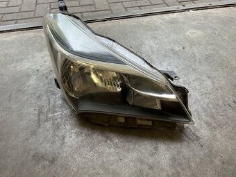 Toyota Yaris 3 rok 14/17 predni Svetla original