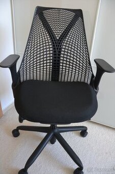 Kancelářská židle Herman Miller Sayl (PC 17800,-)