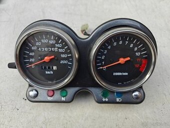Suzuki GS 500 - tachometr