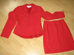 Červený kostýmek - 1